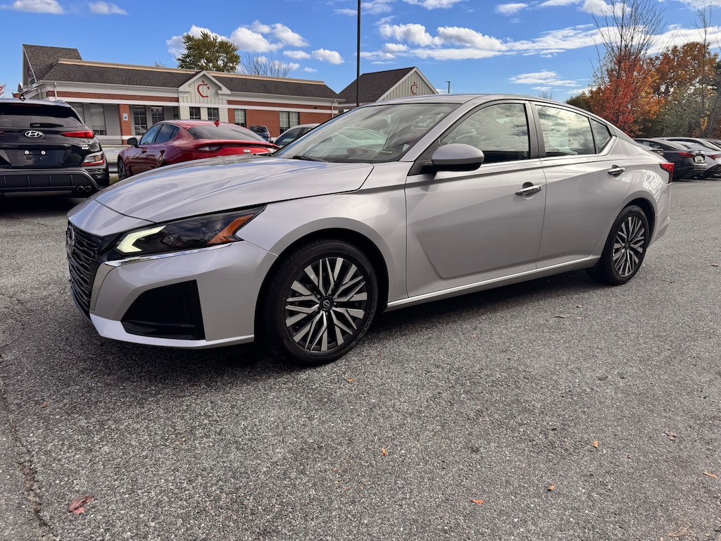 Used 2023 Nissan Altima 2.5 SV Sedan
