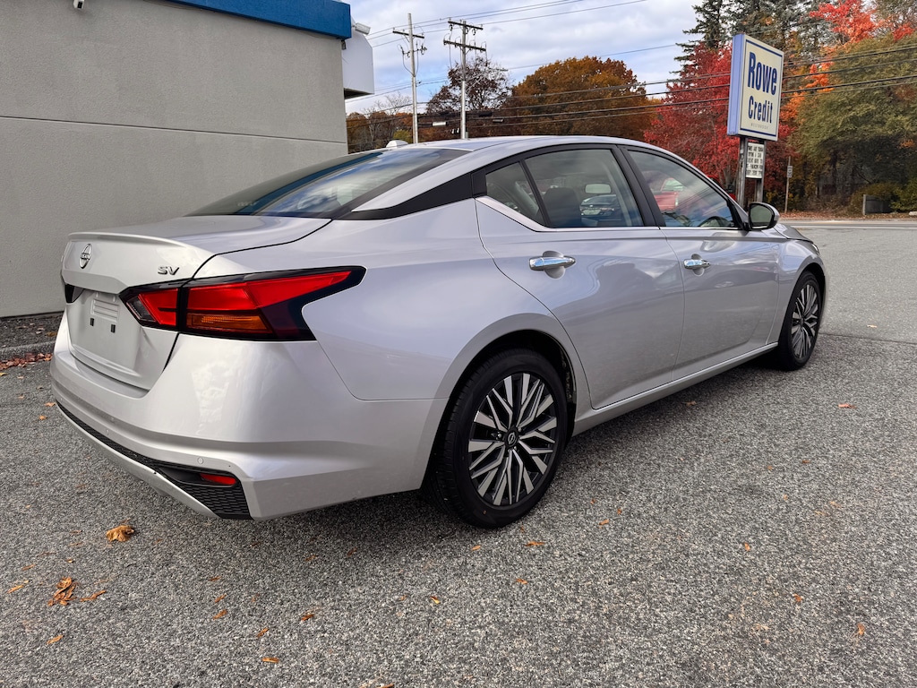Used 2023 Nissan Altima 2.5 SV Sedan