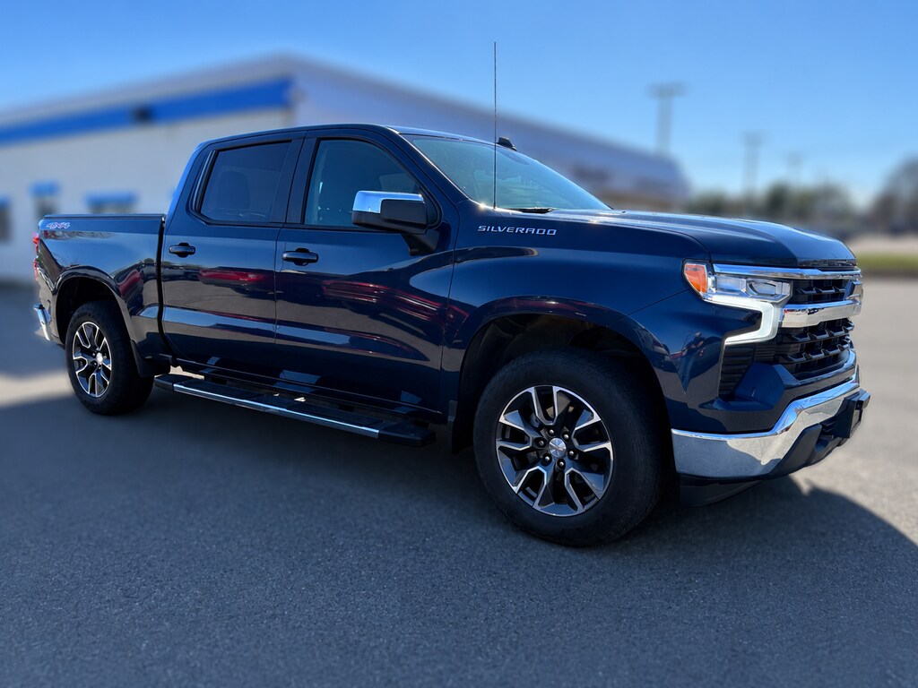 Used 2022 Chevrolet Silverado 1500 LT w/1LT Truck Crew Cab