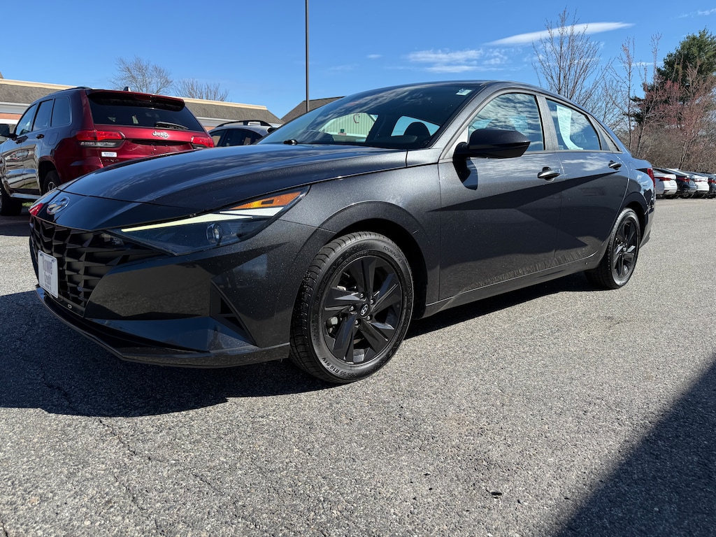 Used 2022 Hyundai Elantra SEL w/ Convenience Package Sedan