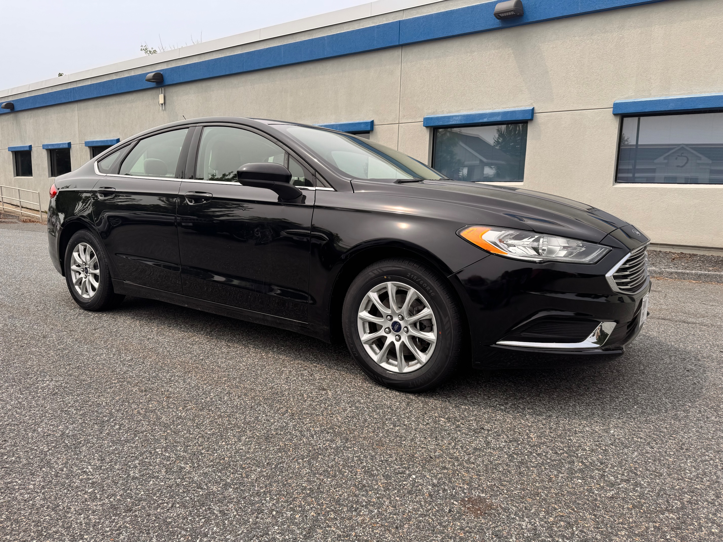 2017 Ford Fusion S's photo
