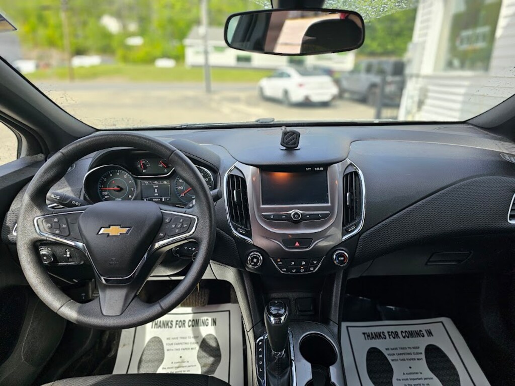 Used 2017 Chevrolet Cruze LT Auto Sedan