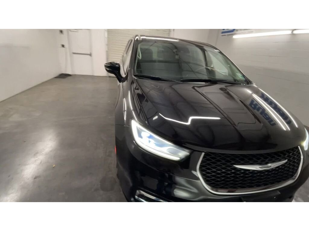 Used 2024 Chrysler Pacifica Touring L Van Passenger Van