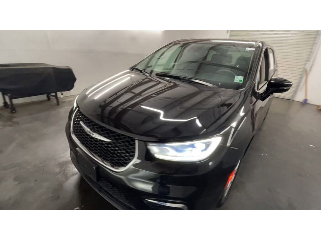 Used 2024 Chrysler Pacifica Touring L Van Passenger Van