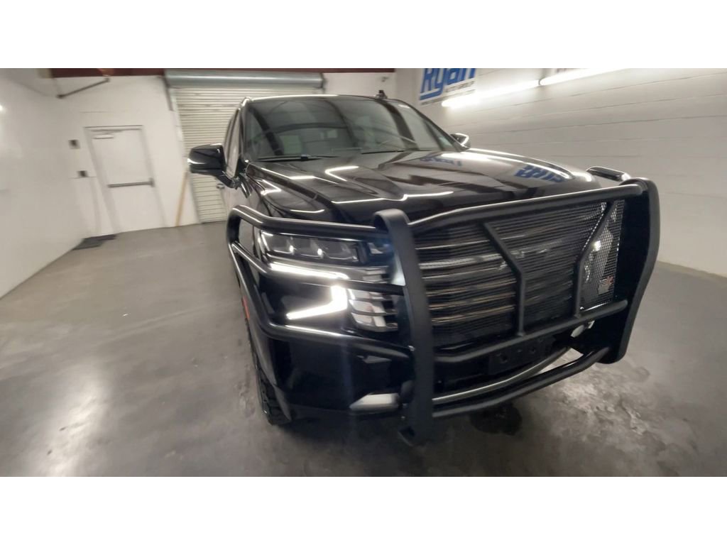 2023 Chevrolet Suburban High Country photo 2