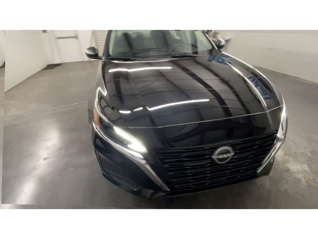 Used 2024 Nissan Altima 2.5 SV Sedan