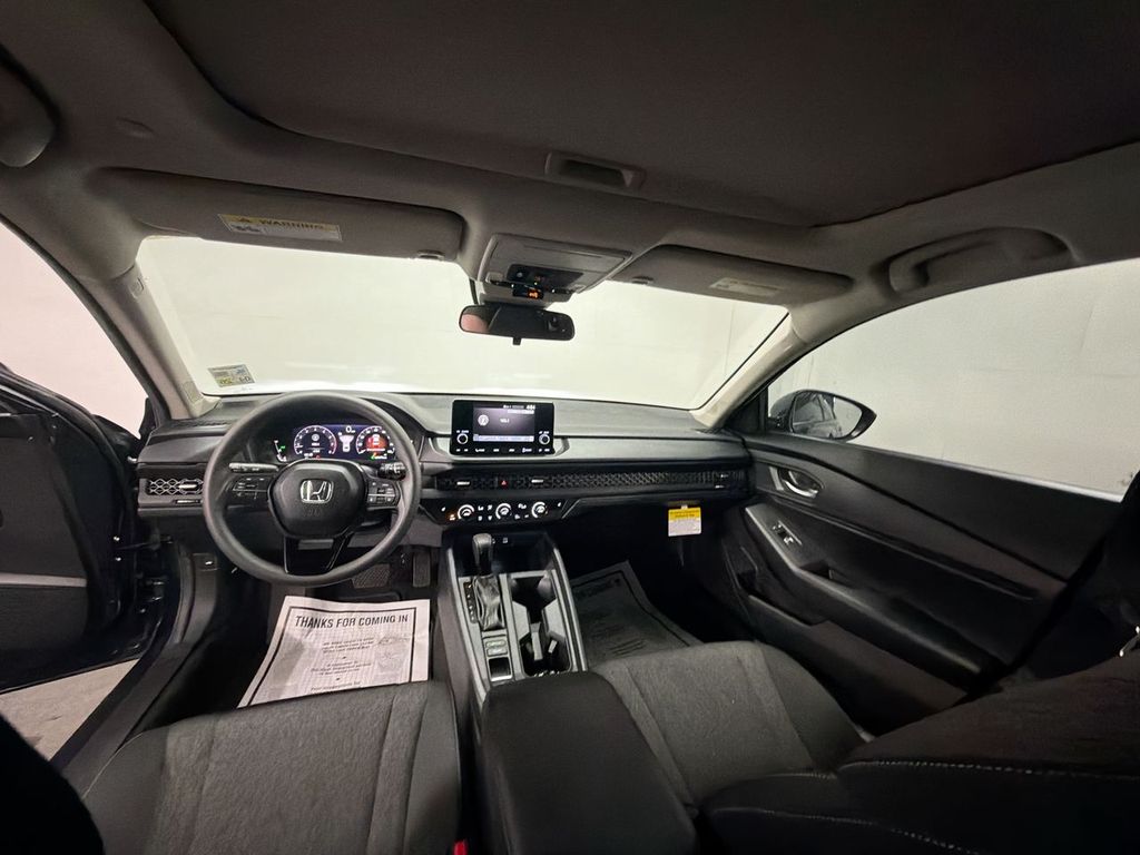 2025 Honda Accord SE - Photo 20