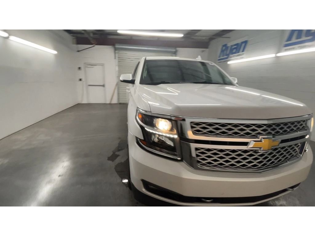 2017 Chevrolet Tahoe LT photo 2