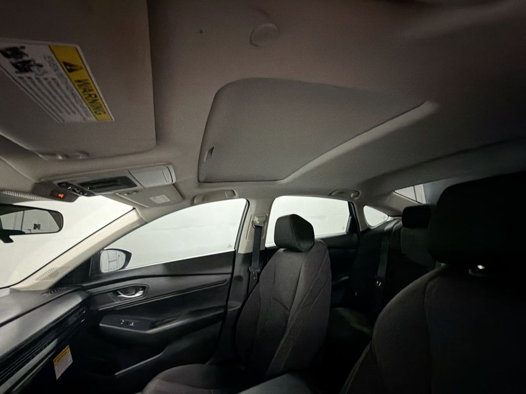 2025 Honda Accord SE - Photo 18