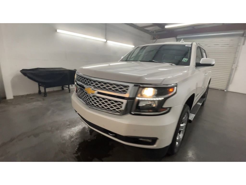 2017 Chevrolet Tahoe LT photo 3