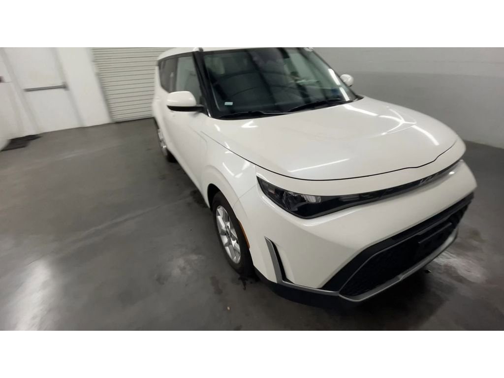 Used 2023 Kia Soul LX Hatchback