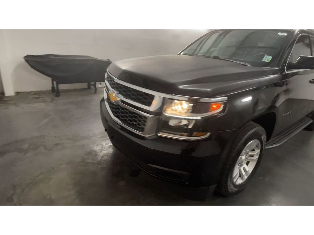 2016 Chevrolet Tahoe LT photo 3