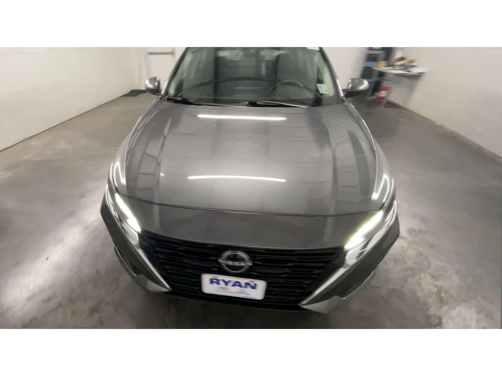 Used 2024 Nissan Altima 2.5 SV Sedan