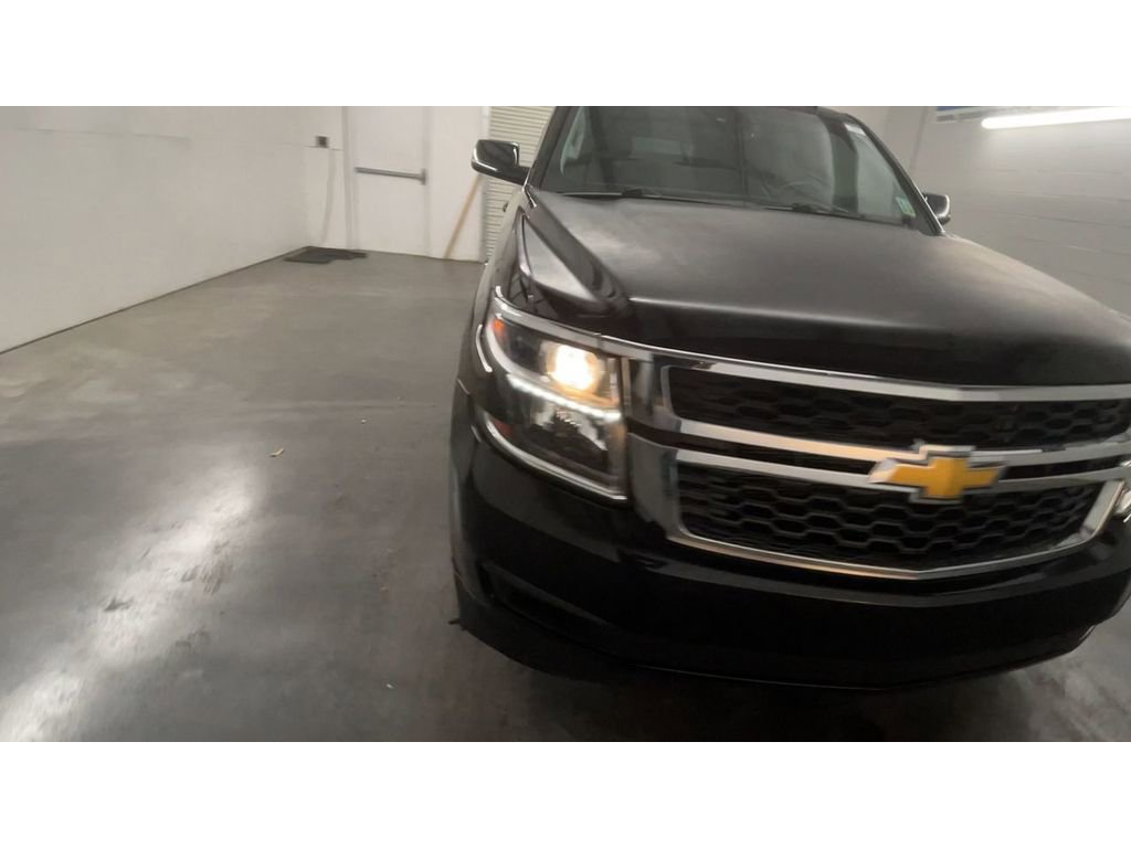 2016 Chevrolet Tahoe LT photo 2