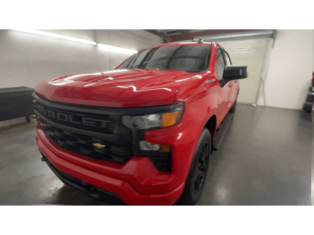 2023 Chevrolet Silverado 1500 Custom photo 3