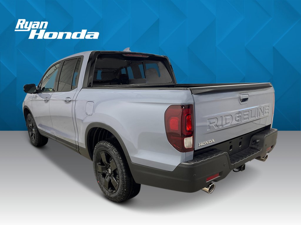 2025 Honda Ridgeline Black Edition photo 3