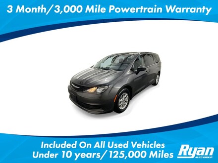 2022 Chrysler Voyager LX Van Passenger Van