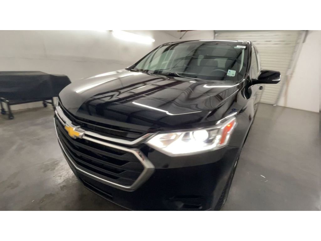 2020 Chevrolet Traverse LS photo 3