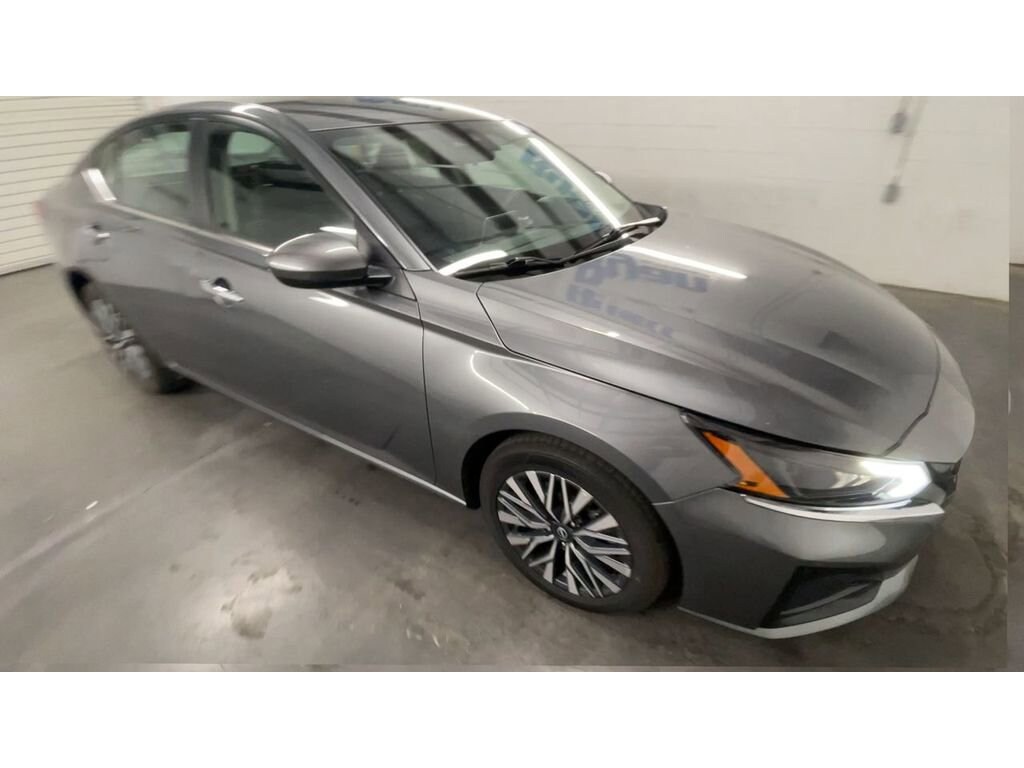 Used 2024 Nissan Altima 2.5 SV Sedan