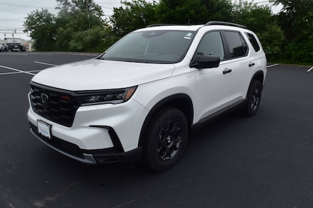 2025 Honda Pilot TrailSport SUV