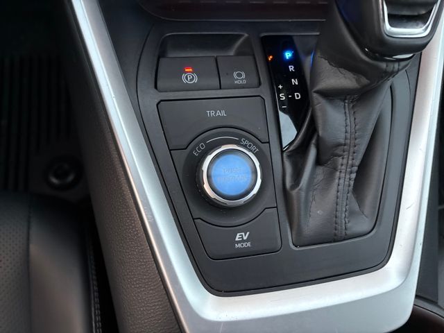 2024 Toyota RAV4 Limited - Photo 17