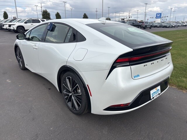 2023 Toyota Prius XLE photo 4