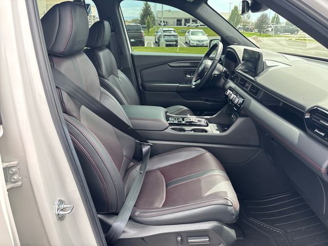 2025 Honda Pilot Black Edition - Photo 23