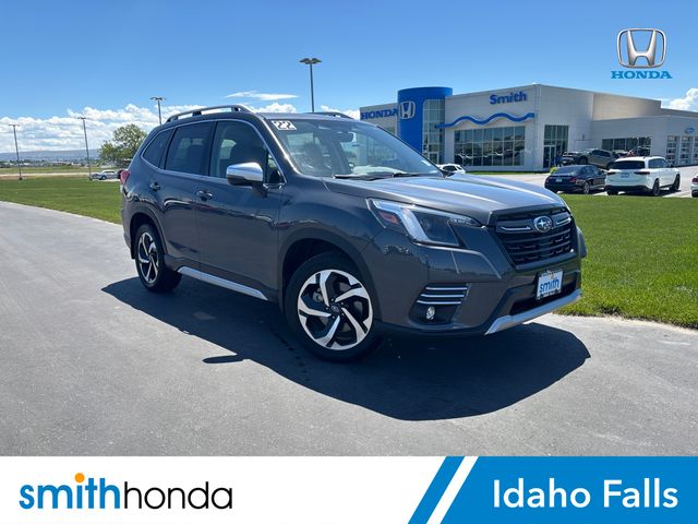 2022 Subaru Forester Touring's photo