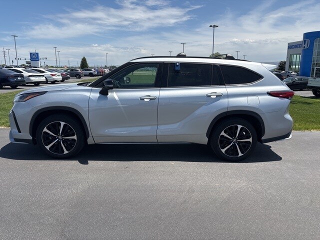 2022 Toyota Highlander XSE photo 3