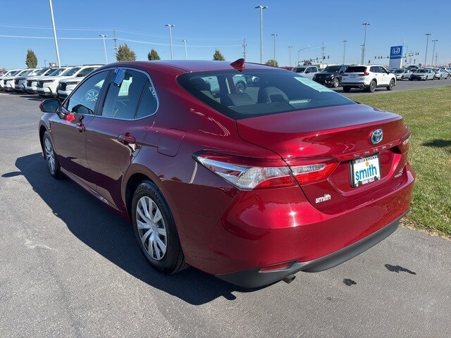 2020 Toyota Camry Hybrid LE photo 3