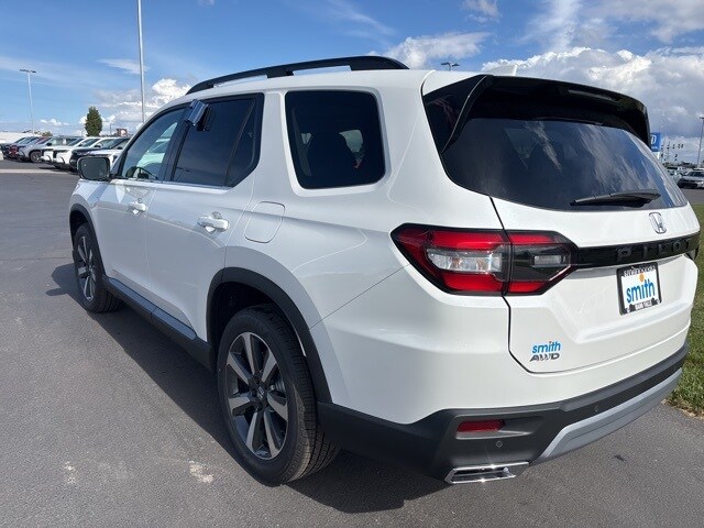 2025 Honda Pilot Touring photo 3