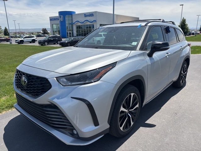 Used 2022 Toyota Highlander XSE with VIN 5TDJZRBH3NS171783 for sale in Idaho Falls, ID