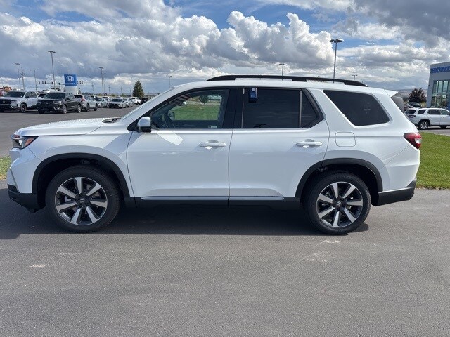 2025 Honda Pilot Touring photo 2