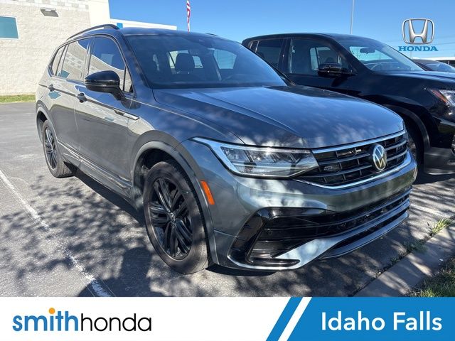 2022 Volkswagen Tiguan SE R-LINE BLACK