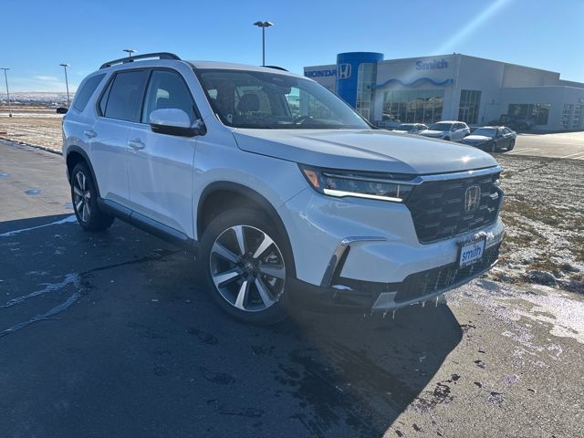 2025 Honda Pilot Touring's photo