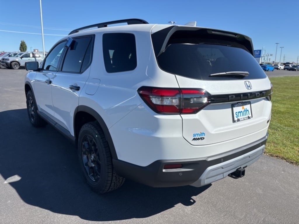 New 2025 Honda Pilot TrailSport SUV