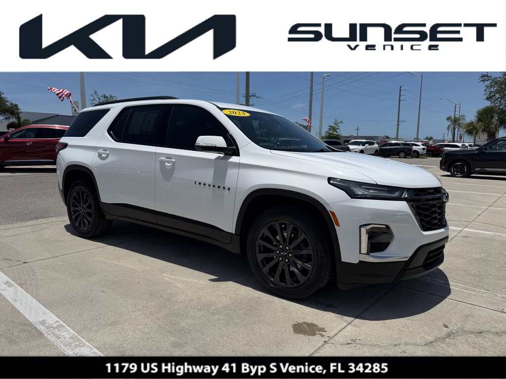 Used 2023 Chevrolet Traverse RS SUV