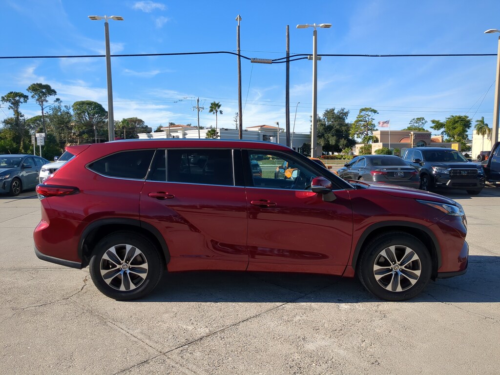 Used 2020 Toyota Highlander XLE SUV