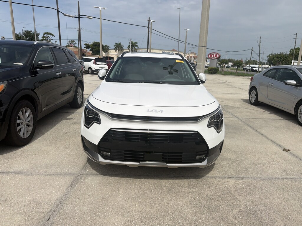 Certified 2023 Kia Niro SX SUV