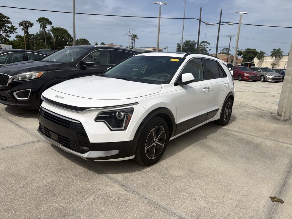 Certified 2023 Kia Niro SX SUV