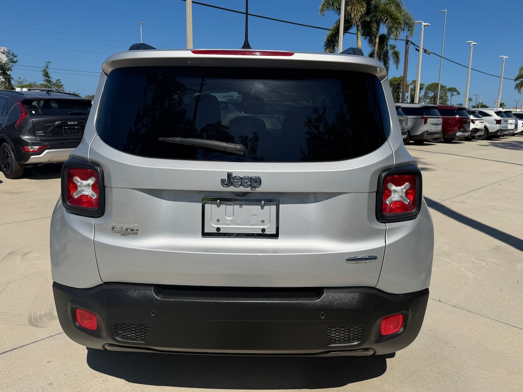 Used 2017 Jeep Renegade Latitude FWD SUV
