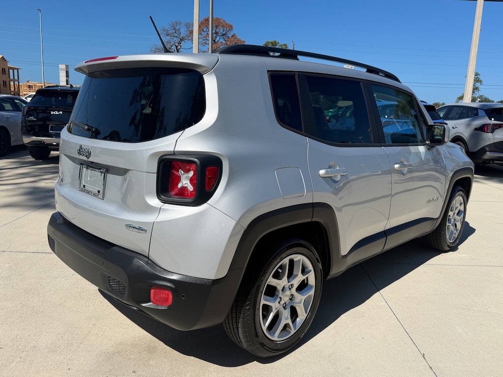 Used 2017 Jeep Renegade Latitude FWD SUV