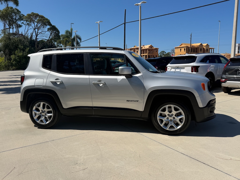 Used 2017 Jeep Renegade Latitude FWD SUV