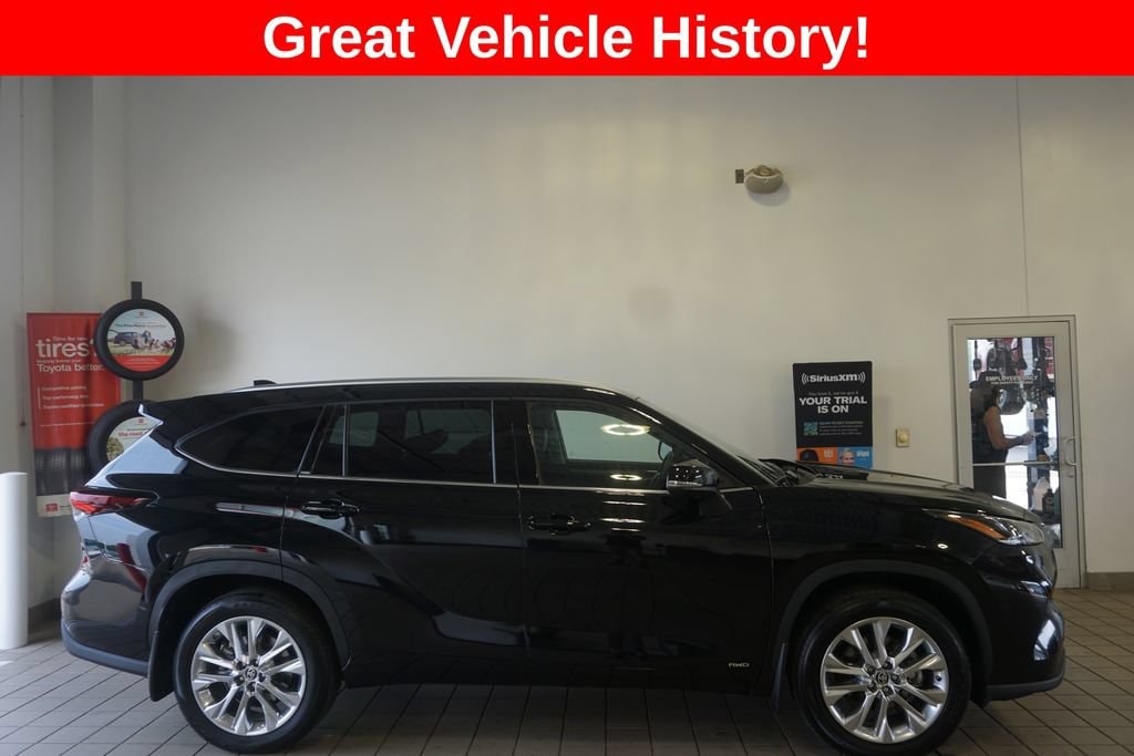 Used 2025 Toyota Highlander Hybrid Limited SUV