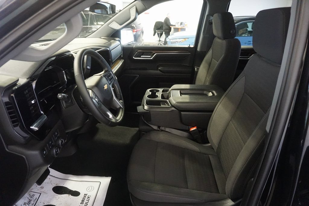 2025 Chevrolet Silverado 1500 LT - Photo 20
