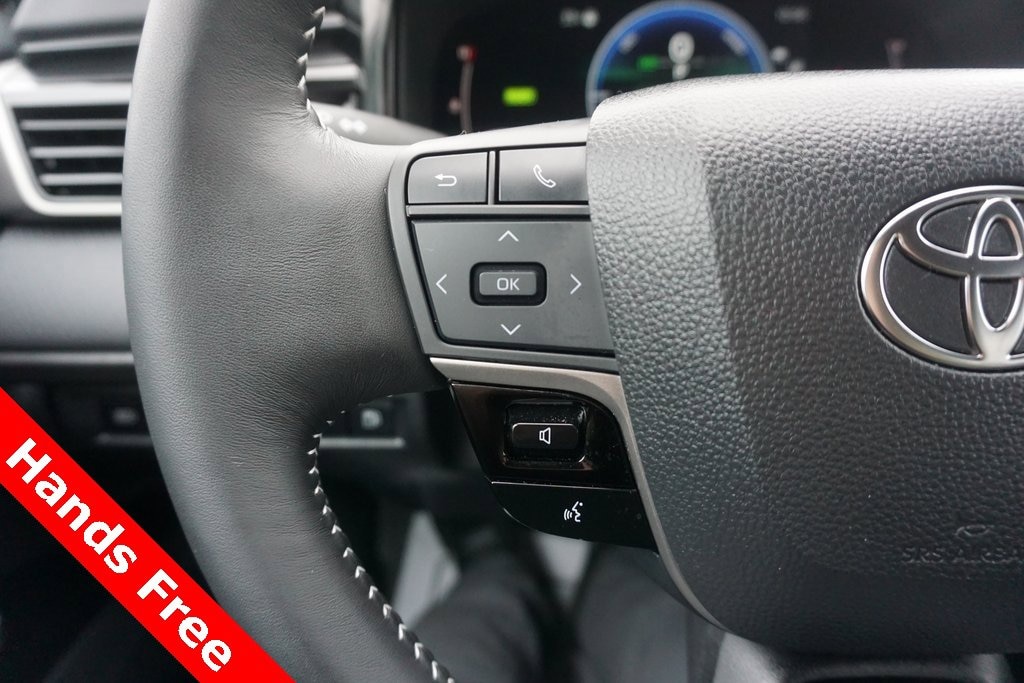 Used 2025 Toyota Camry SE Sedan