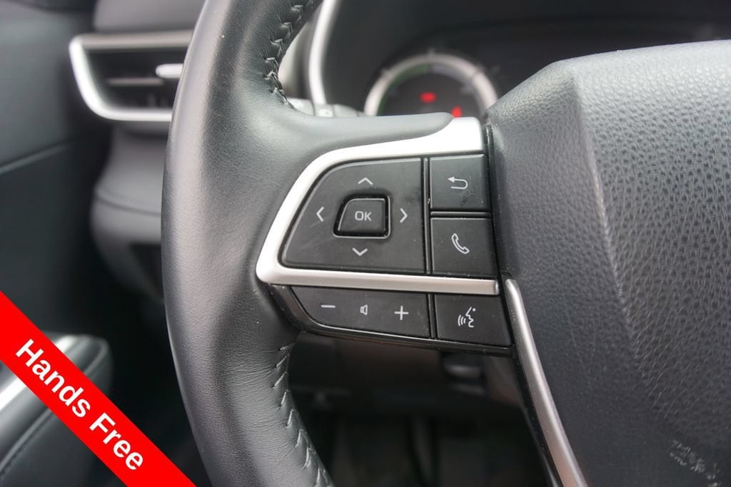 Used 2023 Toyota Highlander Hybrid XLE SUV