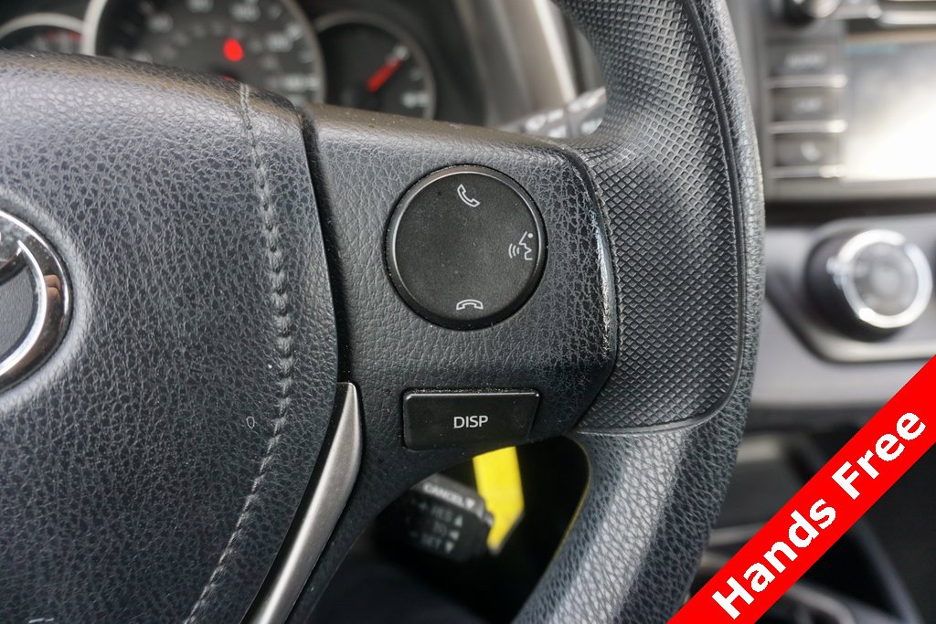 2016 Toyota RAV4 LE photo 4