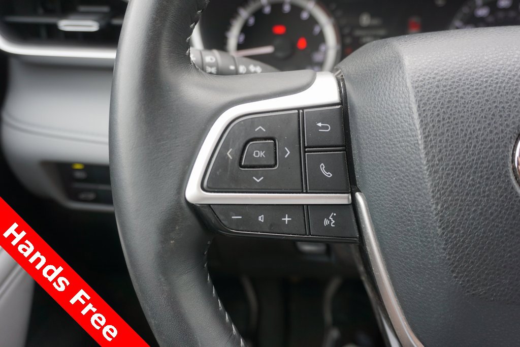 2023 Toyota Highlander XLE photo 3