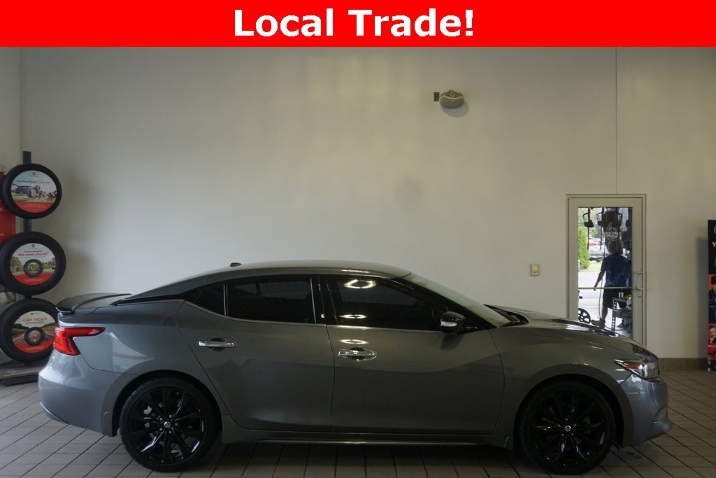 2018 Nissan Maxima SR photo 2